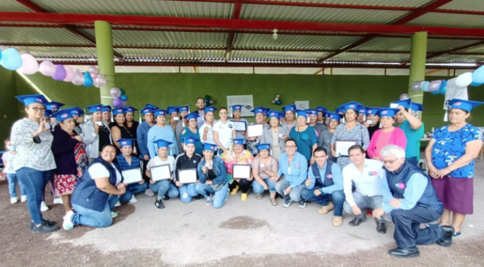 Egresan beneficiarios del programa Yo puedo, GTO Puede