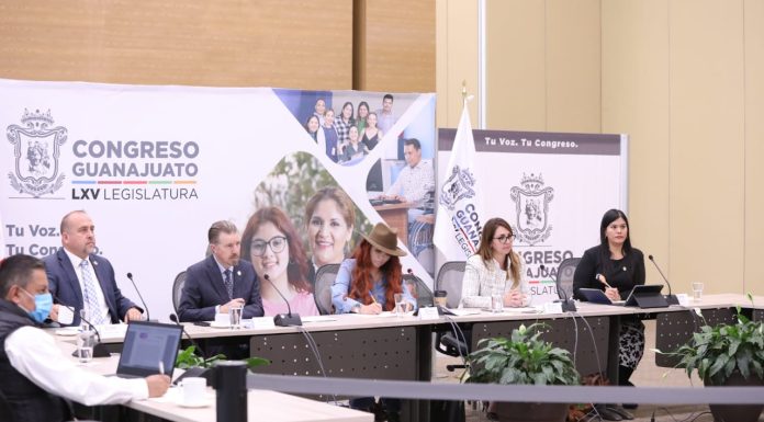 Reconocen diputados del PAN trabajo de Secretario de Migración