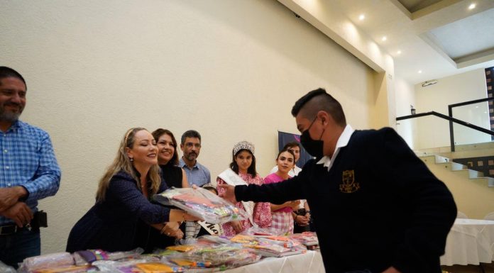 En Guanajuato, nadie se queda sin estudiar: Samantha Smith