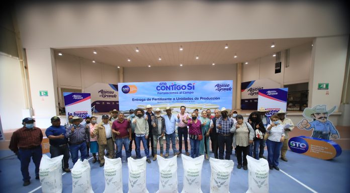 Beneficia SDAyR a productores de Apaseo el Grande con fertilizante