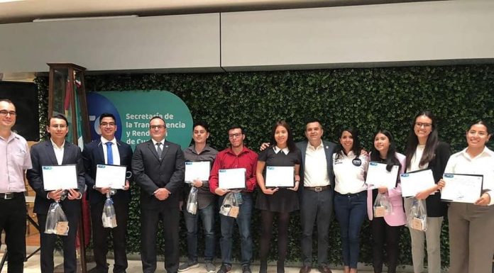 Entrega la Secretaría de la Transparencia y Rendición de Cuentas premios a la innovación juvenil estudiantil