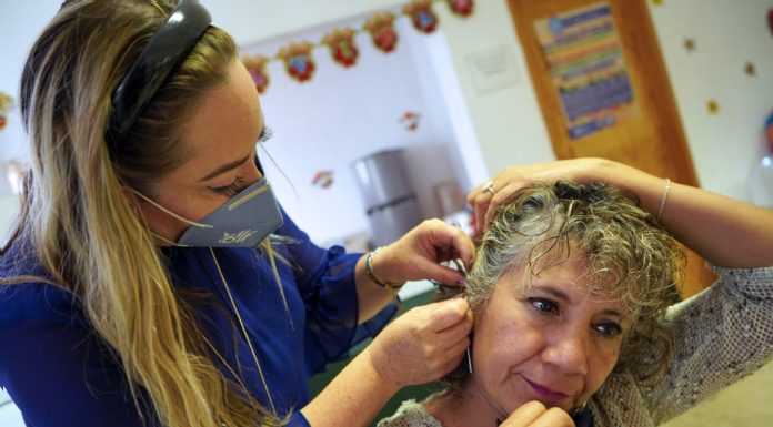 CAPITAL | Gestiona DIF Municipal más auxiliares auditivos