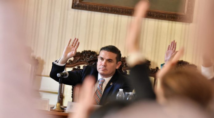 Capital | Rinde Navarro su primer informe ante el Ayuntamiento