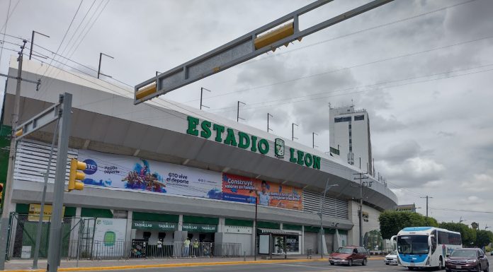 Más de 1600 multas a conductores invasores de carril exclusivo de la oruga