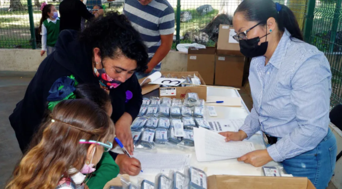 SEG en alianza con Fundación “Ver Bien para Aprender Mejor”, entrega lentes a estudiantes