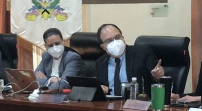 Síndico Sánchez Castellanos deberá pagar multa y ofrecer disculpa: IEEG ante agravio a regidora morenista
