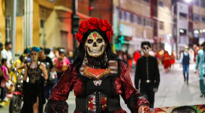 IRAPUATO | Viven a flor de piel tradiciones por día de muertos