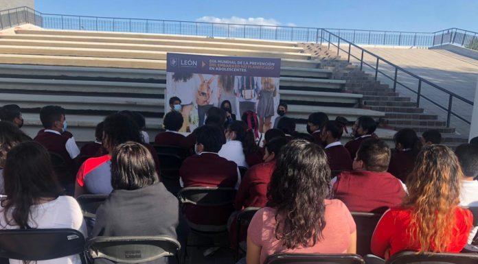 Dialogan mujeres sobre las implicaciones del embarazo a temprada edad