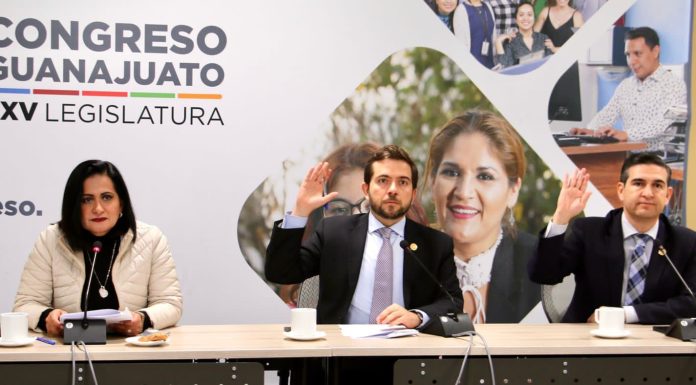 Morena se opone a incremento salarial de presidentes municipales, síndicos y regidores