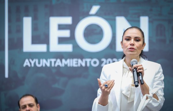 LEÓN | Investigan a policías por someter a revisión a menor de edad (VIDEO)