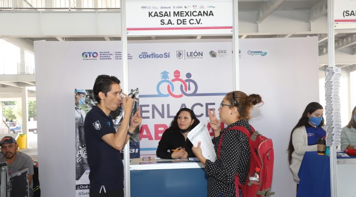 LEÓN | Realizan primera feria laboral incluyente