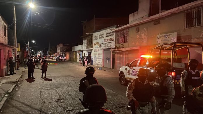 Matan a 11 dentro de un bar en Irapuato