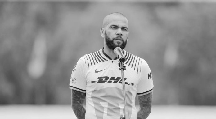 Dani Alves queda desvinculado de Pumas tras ser detenido en Barcelona