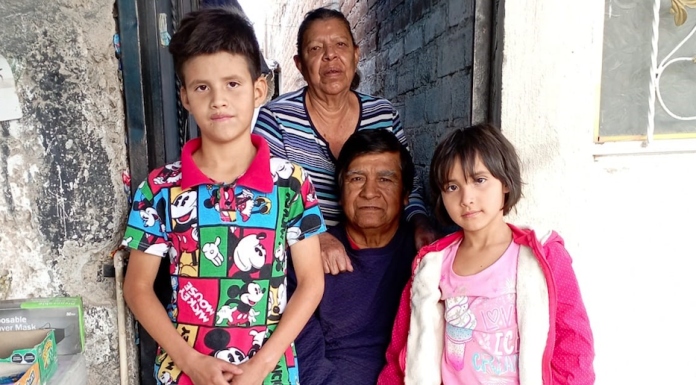 Ya sabe escribir su nombre, pero le pedirá a su hermano ayuda con la Carta a los Reyes Magos