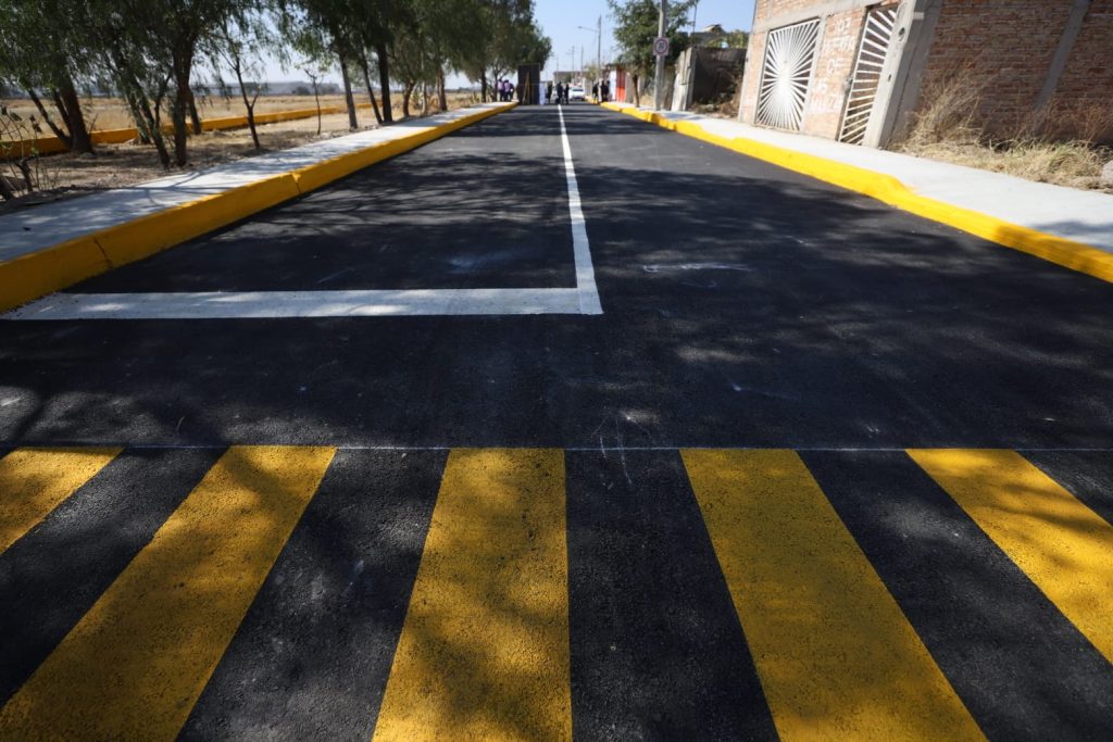 Las pavimentaciones que se realizan en el municipio, cumplen con los mas altos estándares de calidad, mencionaron las autoridades. Foto: Cortesía