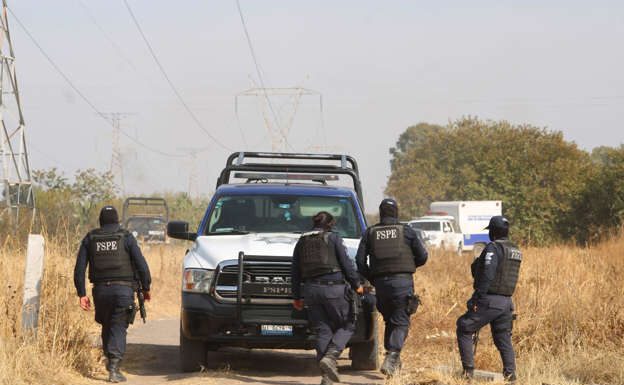 Detienen a director de policía de Romita; estaría involucrado en desaparición de tres silaoenses