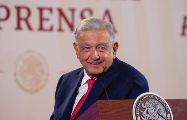 Método para elegir a candidato opositor es “pura faramalla”: AMLO