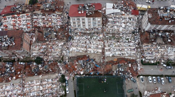 Terremoto en Turquía y Siria suma más de 2300 muertos, heridos y desaparecidos.