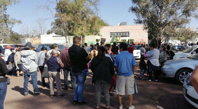 Entran al IMSS a rematar a hombre quien, minutos antes, fue agredido en Salamanca