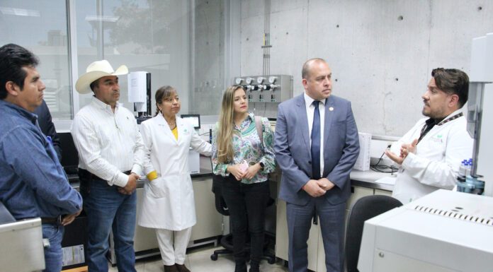 Se reúne diputado Jorge Ortiz con el Consejo Regulador del Tequila