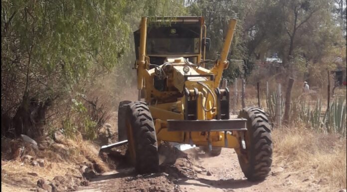 CAPITAL | Rehabilitan camino principal de la comunidad El Castillo