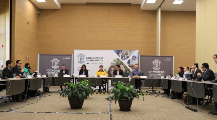 Analizan iniciativas en materia civil y penal