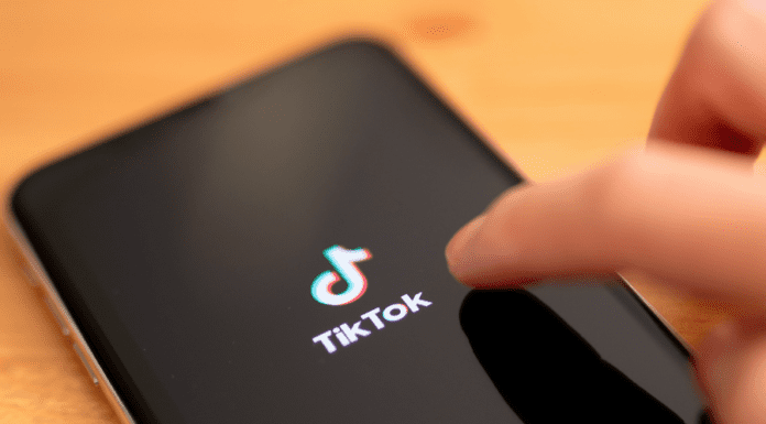 Investigan a TikTok por espionaje a periodistas