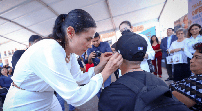 Beneficia Romería de León a 38 personas con aparatos auditivos