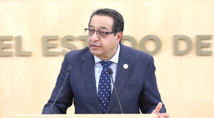 Miguel Salim llama al gobierno federal a corregir el rumbo e invertir en energías limpias