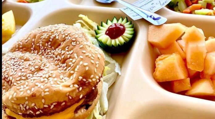 Pacientes pediátricos del HGZ No. 2 del IMSS eligen su alimento, para fortalecer su recuperación