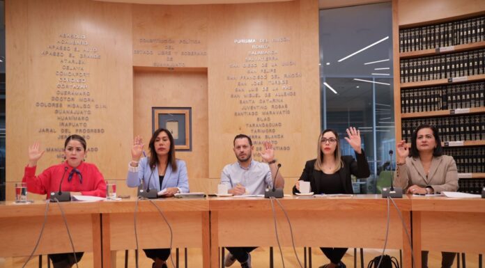 Aprueban dictamen en materia del informe del gobernador del estado