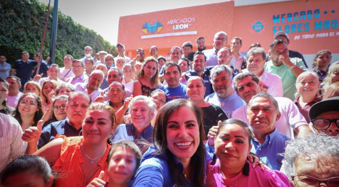 LEÓN | Ale Gutiérrez cumple promesa de acercar servicios de salud a comerciantes leoneses