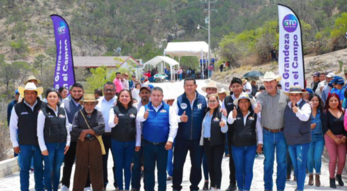 Entrega Gobernador obra hidráulica y vial en Tierra Blanca