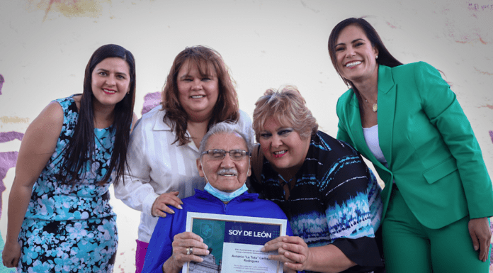 LEÓN | Entregan reconocimiento Soy de León a Antonio Carbajal “La Tota”