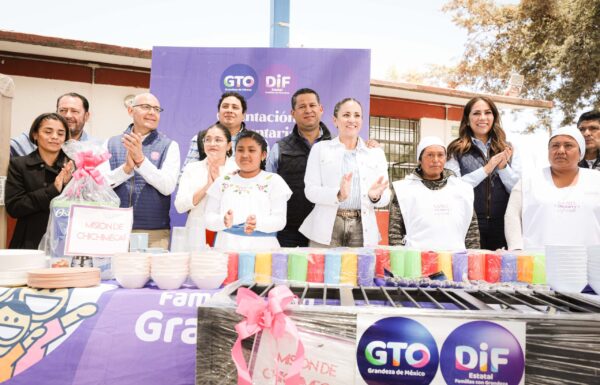 Primera gira de Libia García como titular de Sedeshu; visita San Luis de la Paz