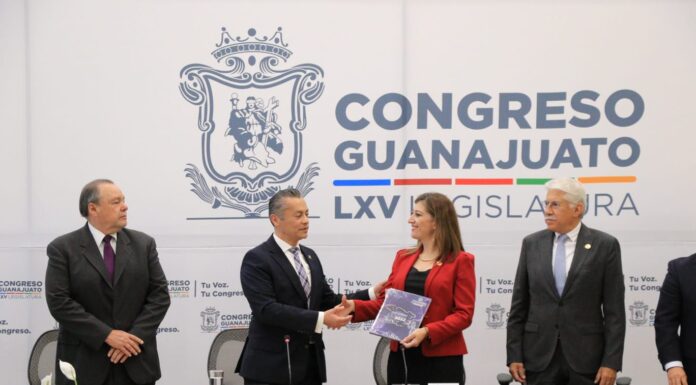 Reciben diputados informe de Derechos Humanos