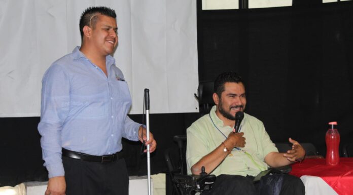 Capacitan a personas con discapacidad para integrarse al sector laboral