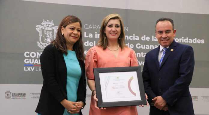 Entregan tercer lugar del Premio Nacional al Mérito Archivístico al Congreso de Guanajuato