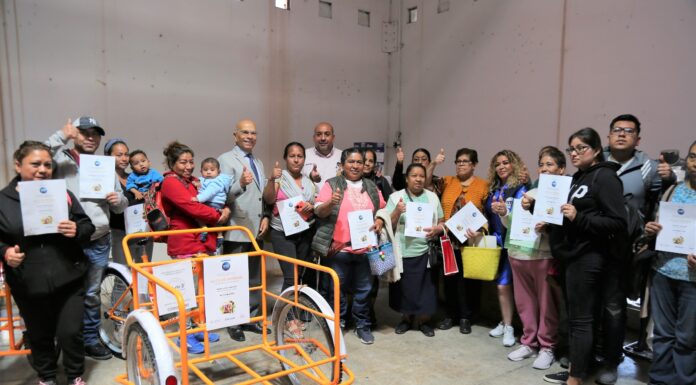 Comerciantes de la zona Laja-Bajío reciben equipamiento