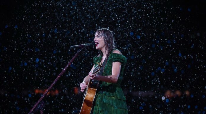 Fan de Taylor Swift vende las gotas de lluvia de concierto en Massachusetts