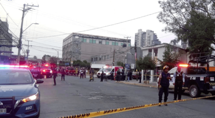 Atienden autoridades incendio en clínica de la colonia Futurama Monterrey