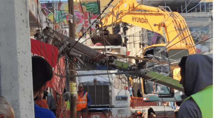 Atiende Sapal daño a poste de CFE