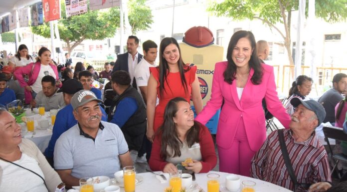 LEÓN | Celebra Ale Gutiérrez a trabajadores de la construcción