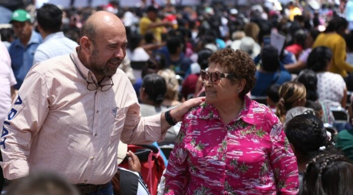 SILAO | Convive Carlos García con más de 6 mil mamás en el municipio