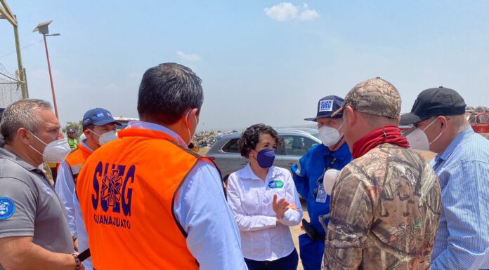 Colaboran expertos para controlar incendio en el SDF en Guanajuato Capital