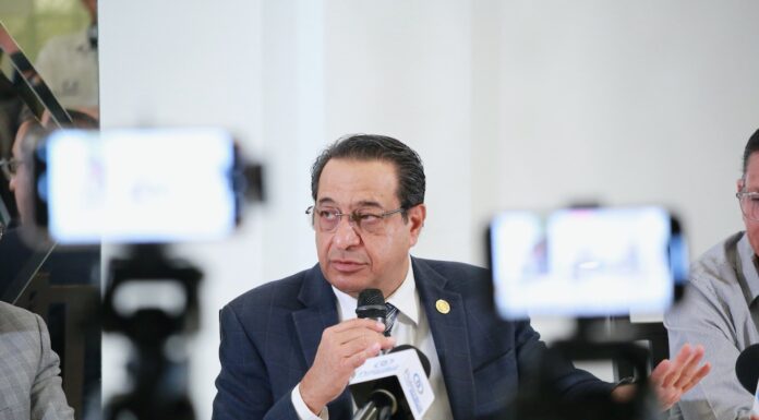 Delitos cometidos por notarios deben castigarse con agravantes: Miguel Salim