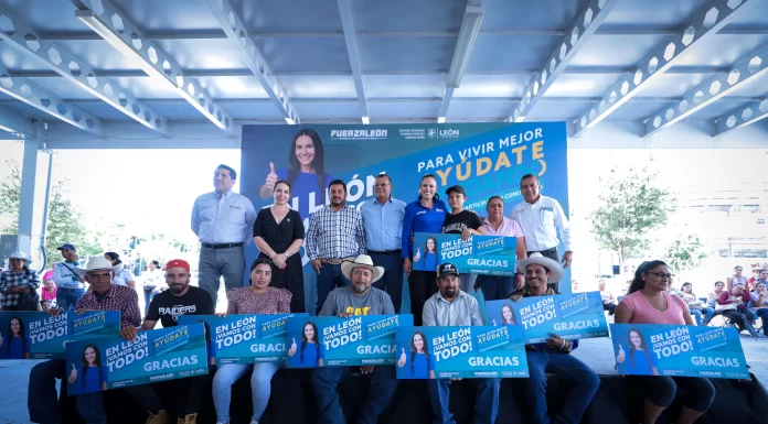 LEÓN | Entrega Ale Gutiérrez pago a jornales de Ayúdate Ayudando