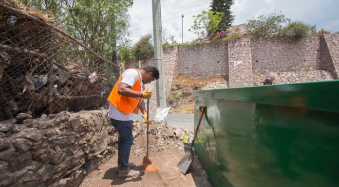 Amplían operativo de limpieza en zona de contenedores en la capital