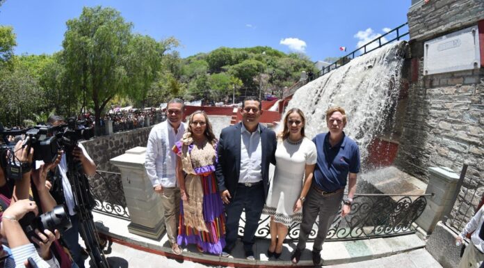 CAPITAL | Presiden Navarro y Gobernador espectacular y vistosa apertura de la Presa de la Olla