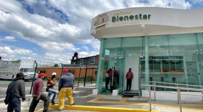 AMLO denuncia campaña de banca privada contra Banco del Bienestar